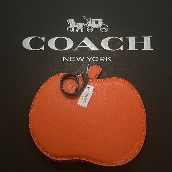 Coach Handbags - NWT COACH Halloween Pumpkin Zip Coin Card Case Purse Orange Leather CN002